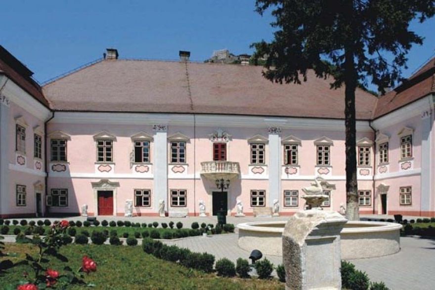 Muzeul Civilizaţiei Dacice şi Romane Deva